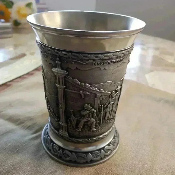 MUG GERMAN 1992 ETCHED Collectible - Picture 4 of 5